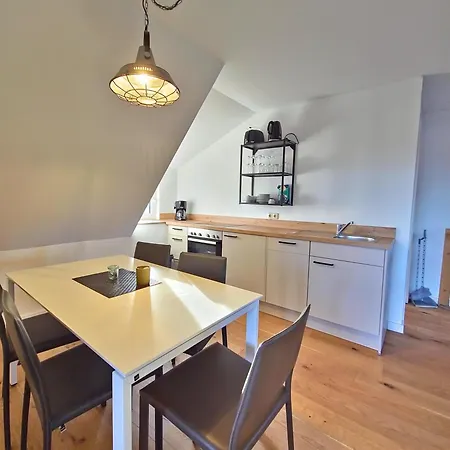 Fischstuebchen Neeberg 6 - Seeadler * Krummin