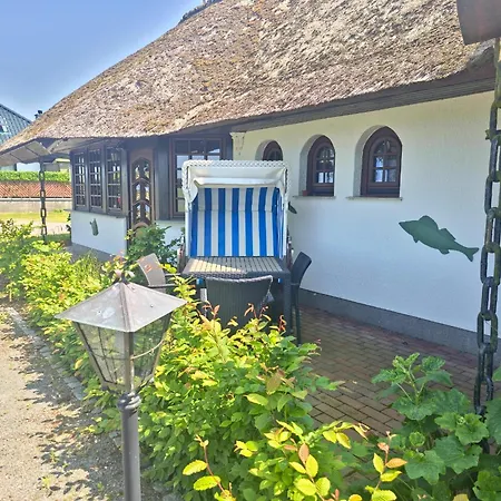 Holiday home Fischstuebchen Neeberg 6 - Seeadler *